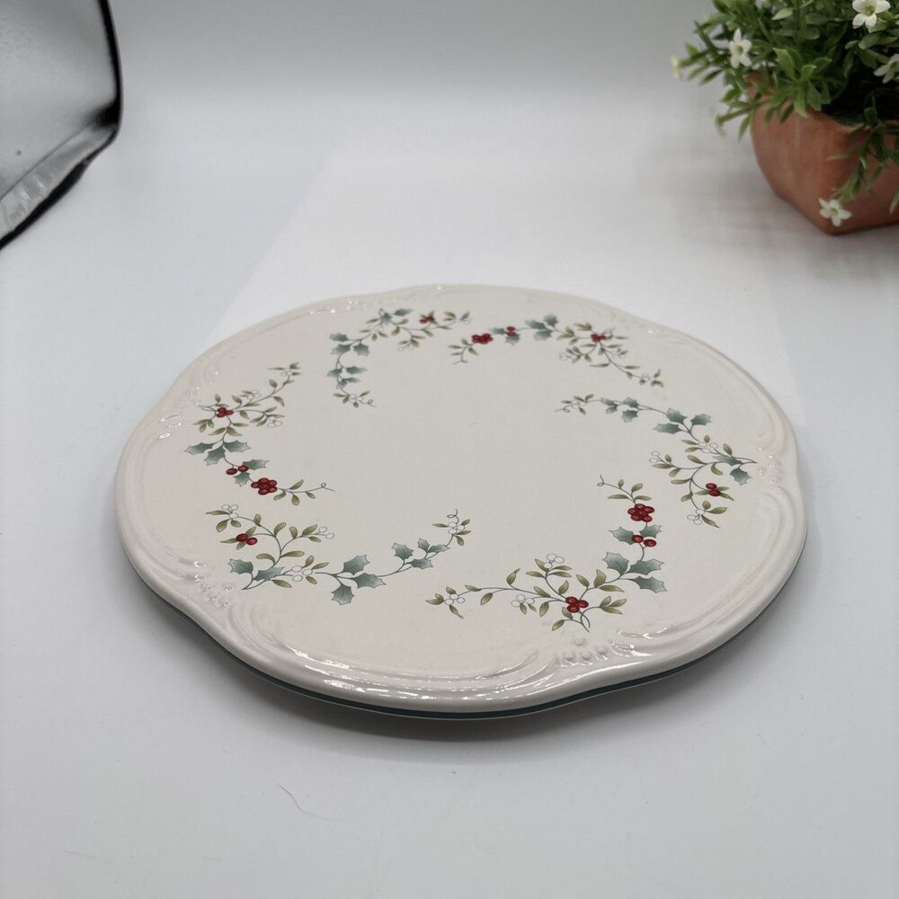 Pfaltzgraff WINTERBERRY 8 3/4" Cheese Tray/Cracker Board/Trivet Stoneware Preown